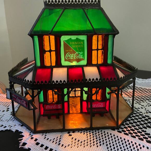 Franklin Mint Coca Cola Holiday Victorian Hotel Glass House - Picture 5 of 7